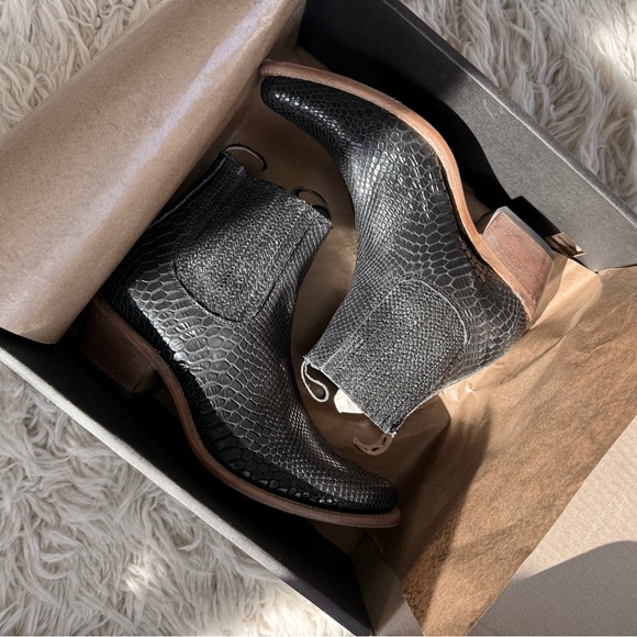 Freebird Black Textured Ankle Booties - Picture 4 of 6